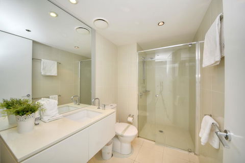 Deluxe Private Apartment In Surfers Paradise - Accommodation Sydney 0
