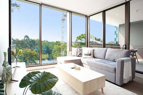 Designer Apartment With Balcony In Quiet Suburb - Sydney 4u 0