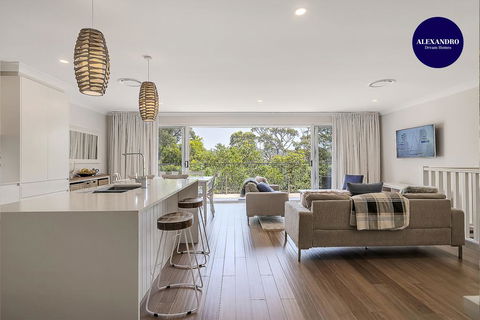 DESIGNER HOLIDAY BEACH PAD // 4 BED // COPA - Sydney 4u 0