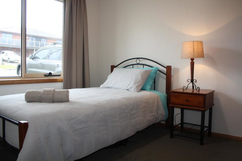 DevonPORT VIEWS!!! - Accommodation Sydney 3