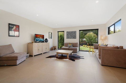 Divine - In The Heart Of Bright - Sydney 4u 0