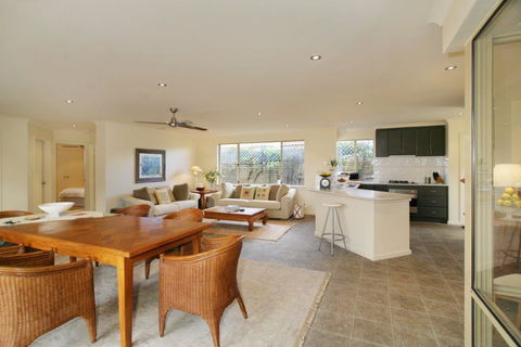 Dolphin 3 Bedroom House By Shoalwater Executive Homes - Sydney 4u 3