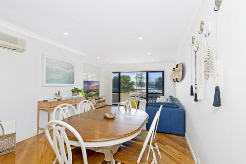 Dolphin Cove - Apt 5 - Accommodation Sydney 2