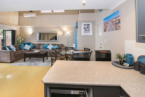 Dunsborough Deluxe Retreat - Sydney 4u 3