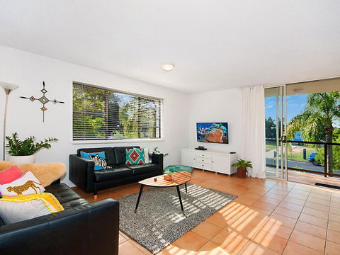 EAST COAST ESCAPES - Byron Beachfront - Sydney 4u 3
