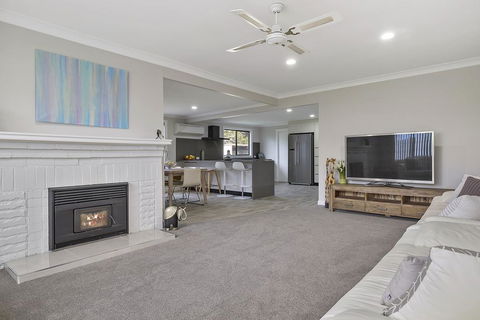 East Coast Hideaway Beach Retreat - Accommodation Sydney 1