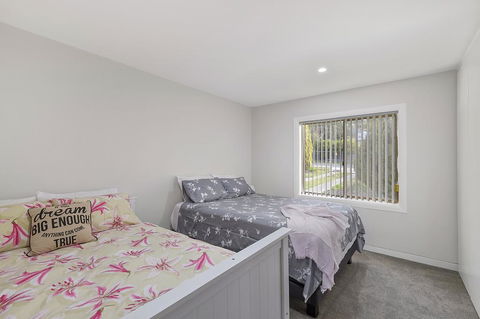 East Coast Hideaway Beach Retreat - Accommodation Sydney 3