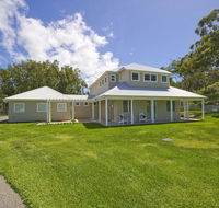 Echo Beach House 16 Reflections Dr - Luxurious House with Magnificent Pool and Ducted Air - Sydney 4u