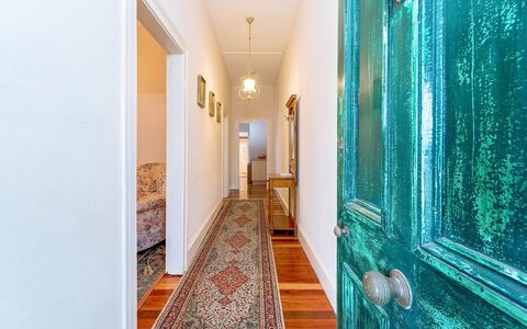 Eliza 1875 Red Brick Duplex Townhouse - Sydney 4u 1