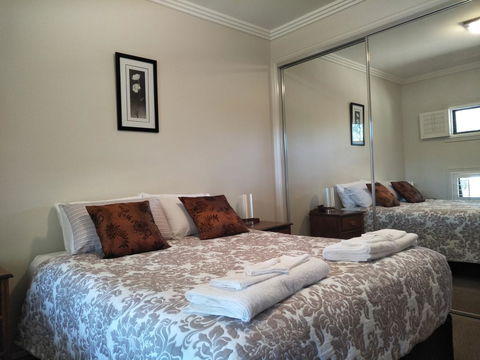 Eliza Village B&B - Sydney 4u 1