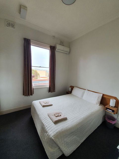 Empire Hotel Goulburn - Sydney 4u 3