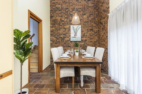 Epping 3BR 3BA Fast Wifi Easy Parking House - Sydney 4u 3