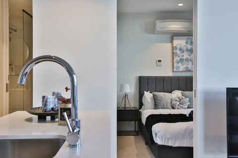 EQ TOWER Melbourne CBD APT - Sydney 4u 1