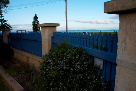 Esperance Beachfront Resort - Sydney 4u 1