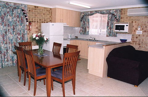 Esperance Seafront Holiday Units - Sydney 4u 2