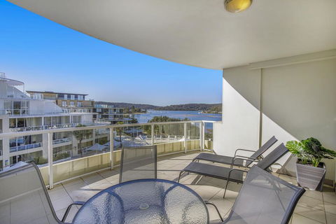 Ettalong Beach Luxury Apartments - Sydney 4u 3