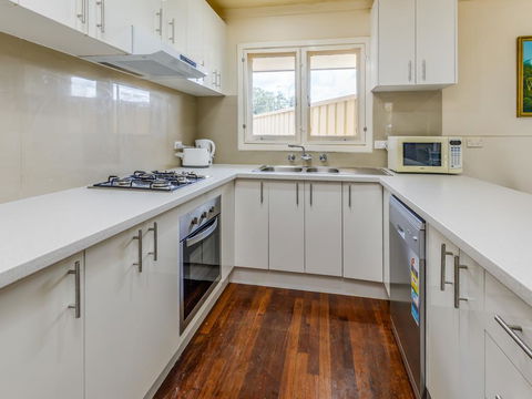 Exclusive Handy Holiday House - Sydney 4u 2
