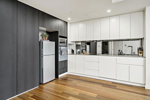 Executive City-centre Apartment With Parking - Accommodation Sydney 2