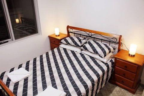 Executively Styled 2 Bed, 2 Bath, Perfect Location - Accommodation Sydney 2