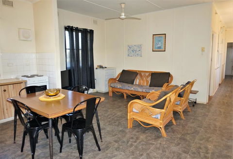 Exmouth Villas Unit 29 - Affordable 3 Bedroom Villa With A Great Location - Sydney 4u 3