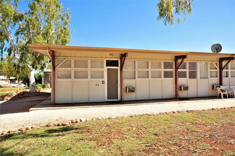 Exmouth Villas Unit 33 - Renovated Holiday Villa A Short Walk From Town Centre - Sydney 4u 1