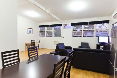 Exmouth Villas Unit 33 - Renovated Holiday Villa A Short Walk From Town Centre - Sydney 4u 3
