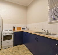 Exmouth Villas Unit 35 - 2 Bedroom Self-Contained Unit at the Heart of Town - Sydney 4u