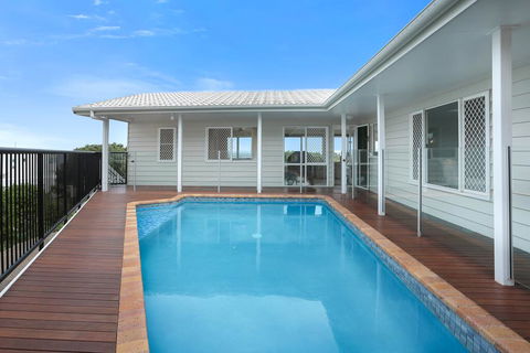Expansive Ocean Views, Sunrise Beach - Sydney 4u 3