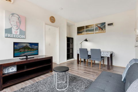 Explore Melbourne From A Convenient South Yarra Pad - Sydney 4u 2