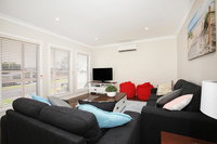 Fairways - 10 Mins to Hyams Beach