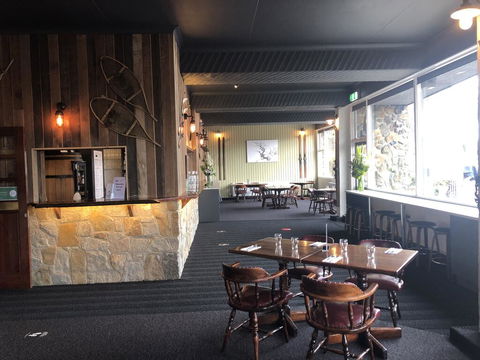 Falls Creek Hotel - Sydney 4u 3