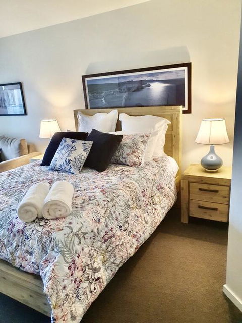FAMILY ISLAND GETAWAY - BEACHFRONT APARTMENT - Accommodation Sydney 3