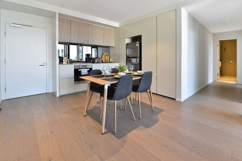 Family Loved-2BR Apt @ Docklands - Free Parking - Sydney 4u 3
