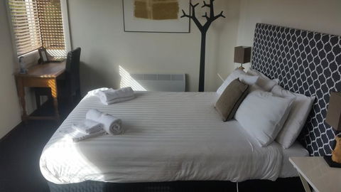 Fish Creek Hotel - Sydney 4u 2