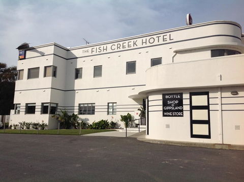 Fish Creek Hotel - Sydney 4u 1