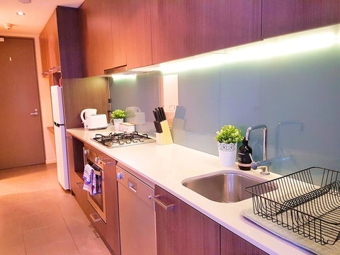 FITZROY FANTASTIC 1BR APT With FREE WINE, NETFLIX, WIFI, Close To TRAMS, COLES - Sydney Resort 2