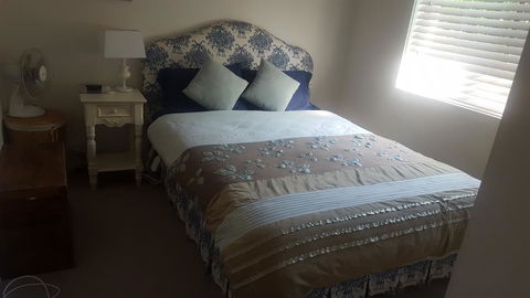 Flat In Heart Of Griffith - Sydney 4u 1