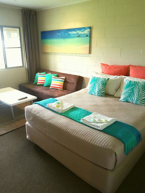 Forrest Beach Hotel/motel - Sydney 4u 3