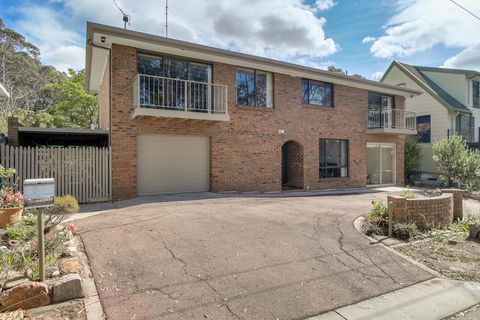 Four Seasons - Accommodation Sydney 2