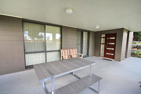 FRASERS COTTAGE- 23 Castle St Laurieton - Accommodation Sydney 2