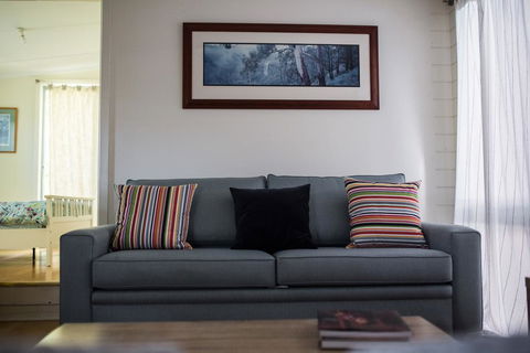 Funky Flat On Acreage - Sydney 4u 1