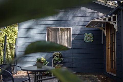Funky Flat On Acreage - Sydney 4u 0