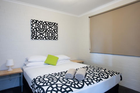 Geraldton's Ocean West Holiday Units & Short Stay Accommodation - Accommodation Sydney 0
