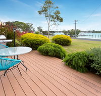 Getaway - waterfront island living - Accommodation Sydney