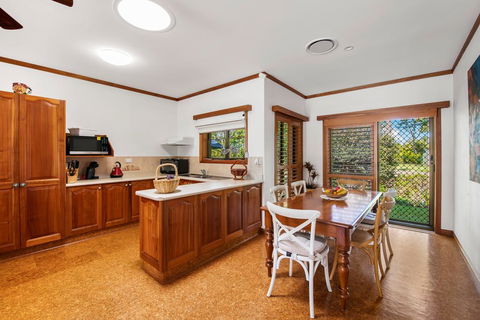 Getaway Haven In The Noosa Surrounds - Sydney 4u 2