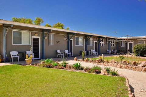 Getaway Villas Unit 38-1 - 1 Bedroom Disabled Friendly Accommodation - Sydney 4u 0