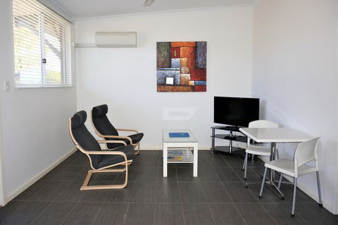 Getaway Villas Unit 38-3 - 1 Bedroom Self-Contained Accommodation - Sydney 4u 3