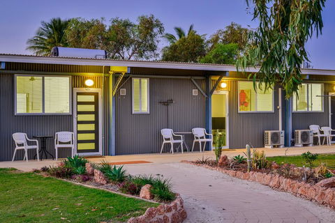 Getaway Villas Unit 38-3 - 1 Bedroom Self-Contained Accommodation - Sydney 4u 2