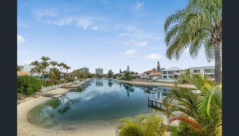 Gold Stay At BroadBeach Gold Coast - Accommodation Sydney 2