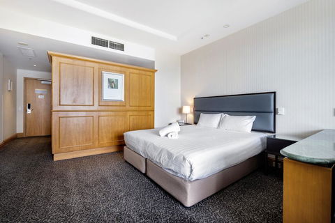 Gold Tower Private Deluxe King Room - Accommodation Sydney 2
